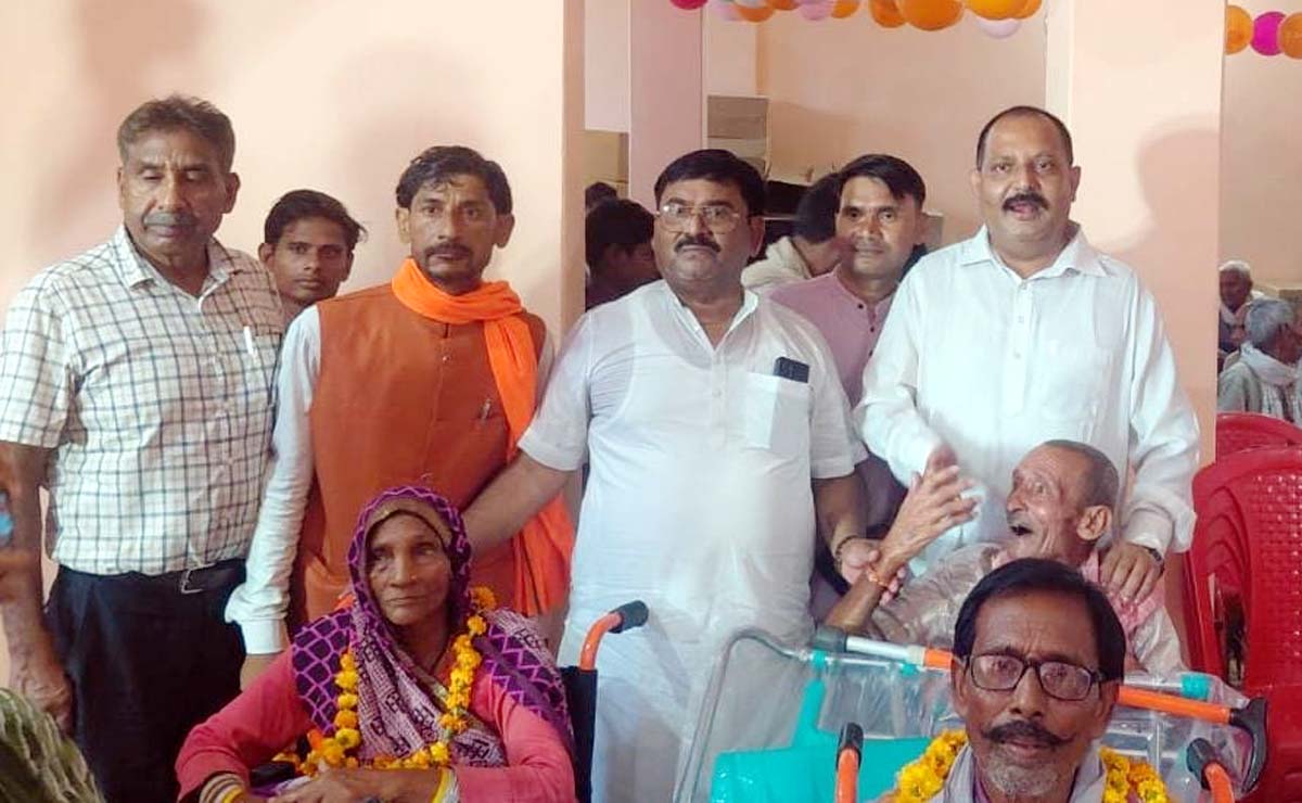 सदर विधानसभा में लगातार जारी है बुजुर्गों की सेवा का अभियान