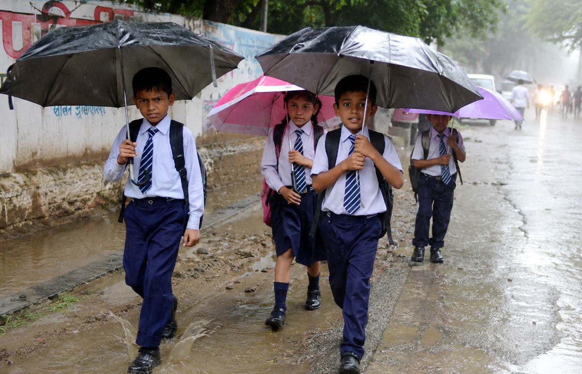 दो दिन की झमाझम बारिश से गर्मी गायब, किसान खुश