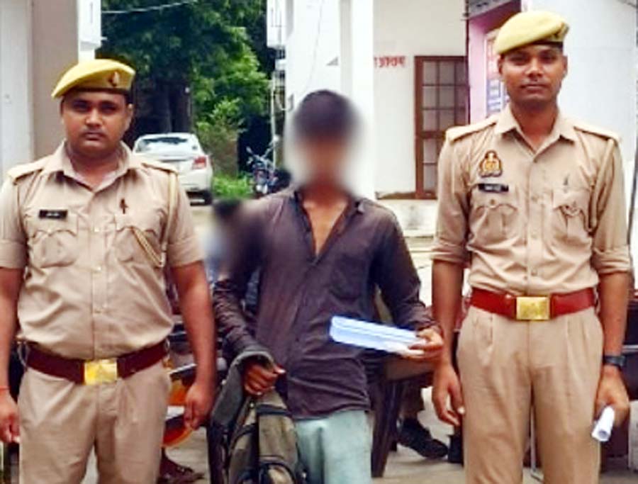 चोरी का खुलासा, शातिर युवक गिरफ्तार पांच पीतल के घंटे बरामद