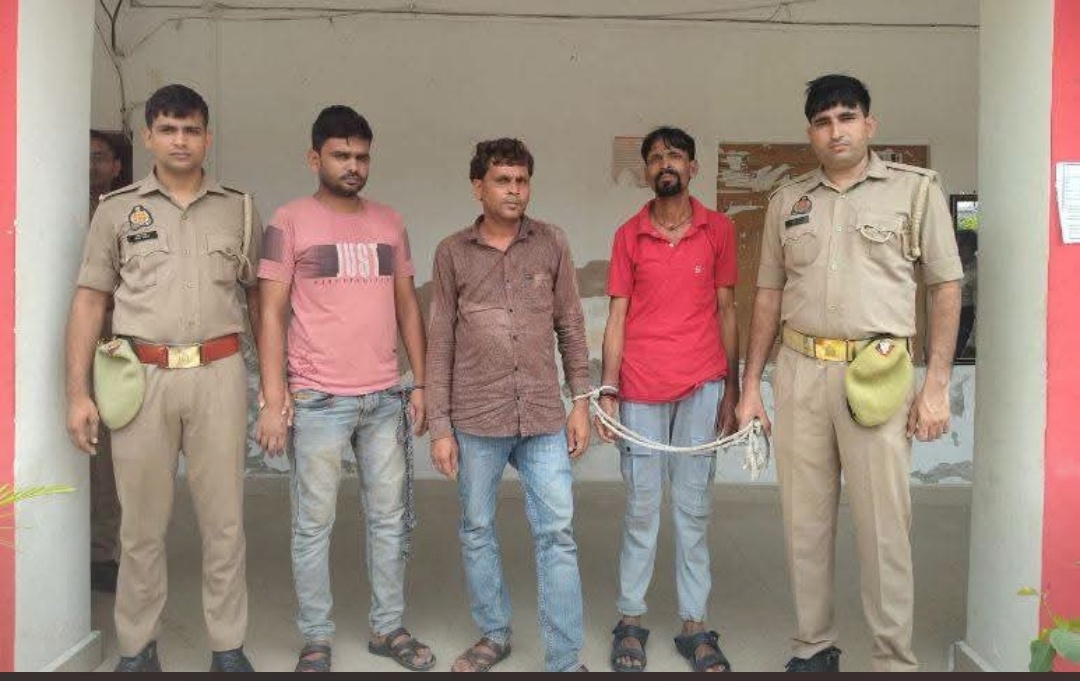 उरई में पुलिस का बड़ा एक्शन, चोरी की वारदात से पहले दबोचे गए तीन आरोपी