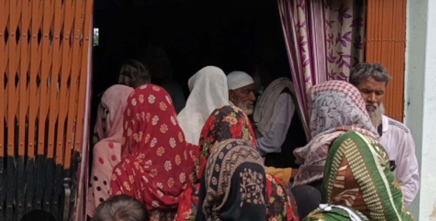 माइक से अजान देते समय करंट से वृद्ध की मौत