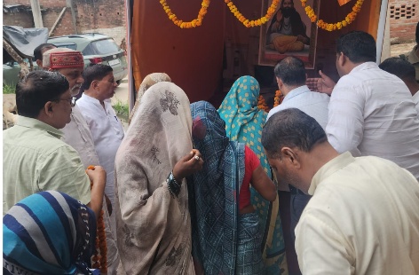 संत रविदास जी की समरसता संकल्प यात्रा का अल्लीपुर व खजुहा मंडल में भव्य स्वागत