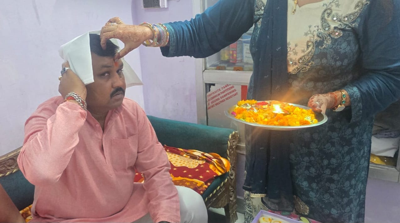 मुस्लिम परिवारों में भी दिखा रक्षाबंधन का उत्साह, बांधा स्नेह का धागा