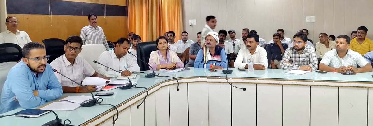 सीडीओ ने पर्यावरणीय क्षतिपूर्ति के साथ अर्थदंड व विधिक कार्रवाई के दिए निर्देश