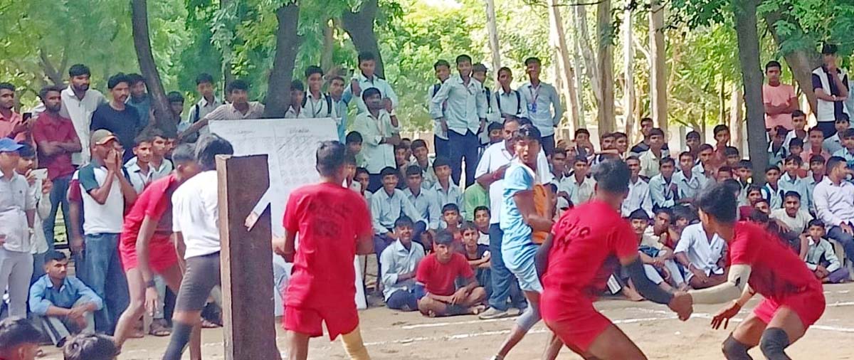 तहसील स्तरीय कबड्डी प्रतियोगिता में खिलाड़ियों ने दिखाया दमखम