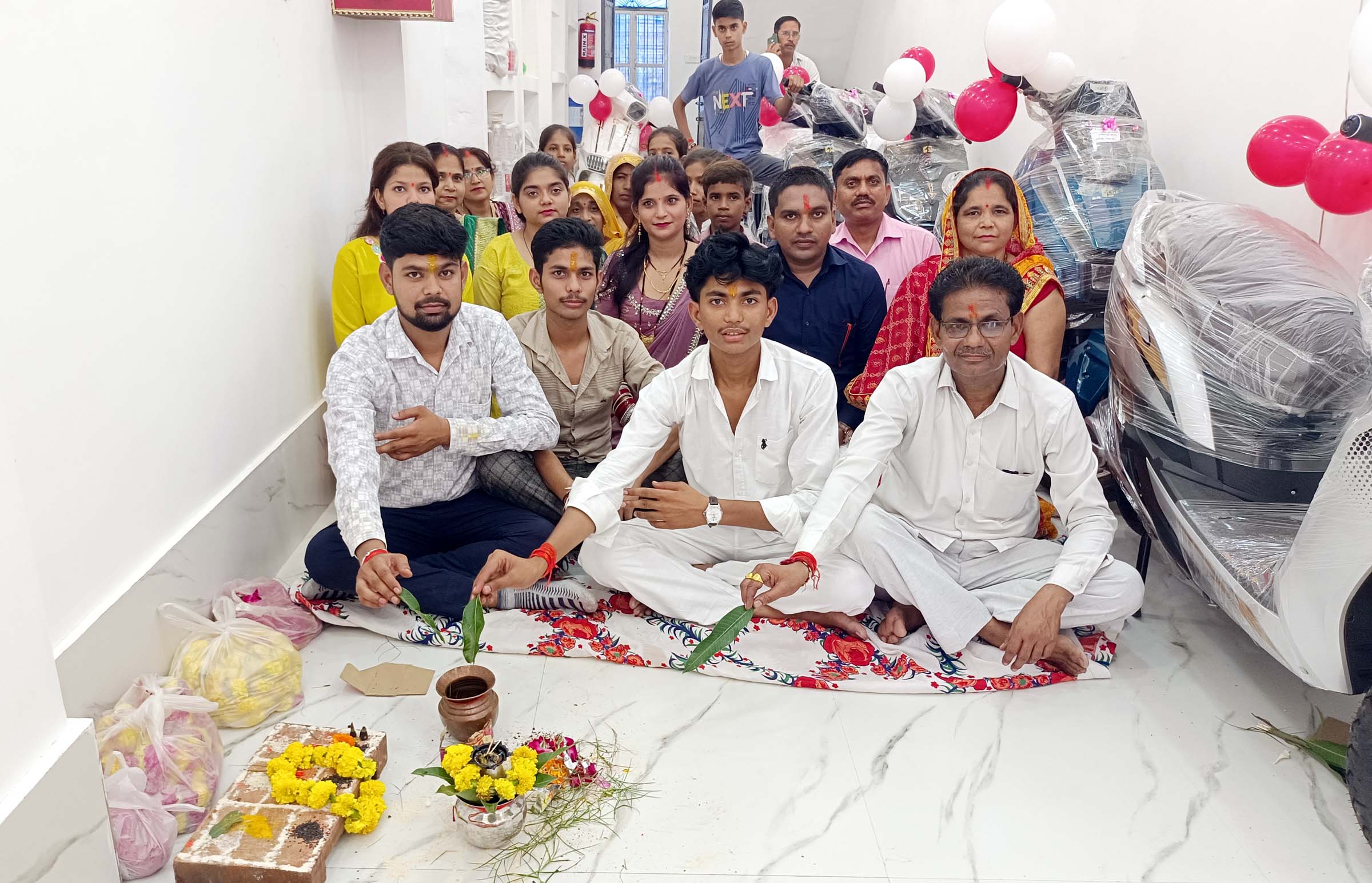विधायक ने रूदांश ईवी मोटर्स का किया शुभारंभ