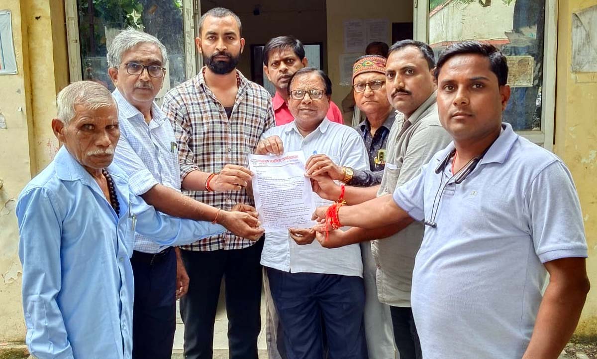 निष्पक्ष जांच, दोषी पुलिस कर्मियों पर कार्रवाई व सुरक्षा सुनिश्चित कराने की उठाई मांग