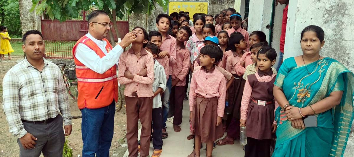 स्वच्छता अपनाने व आसपास पानी जमा न होने देने का दिया संदेश