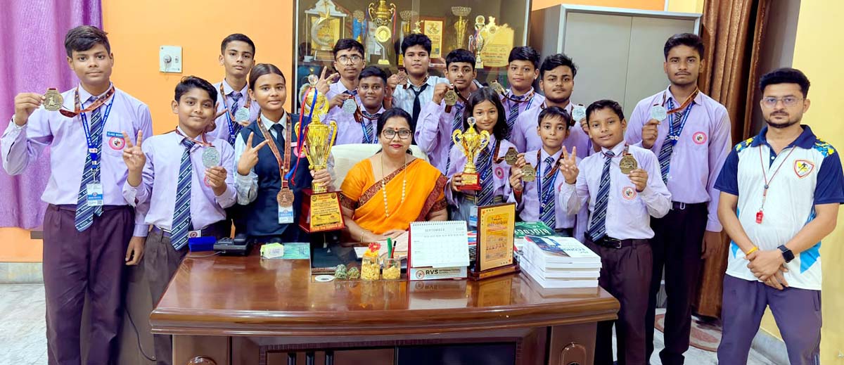 आरवीएस के फाइटरों ने राष्ट्रीय चैंपियनशिप में 6 स्वर्ण सहित जीते 16 पदक
