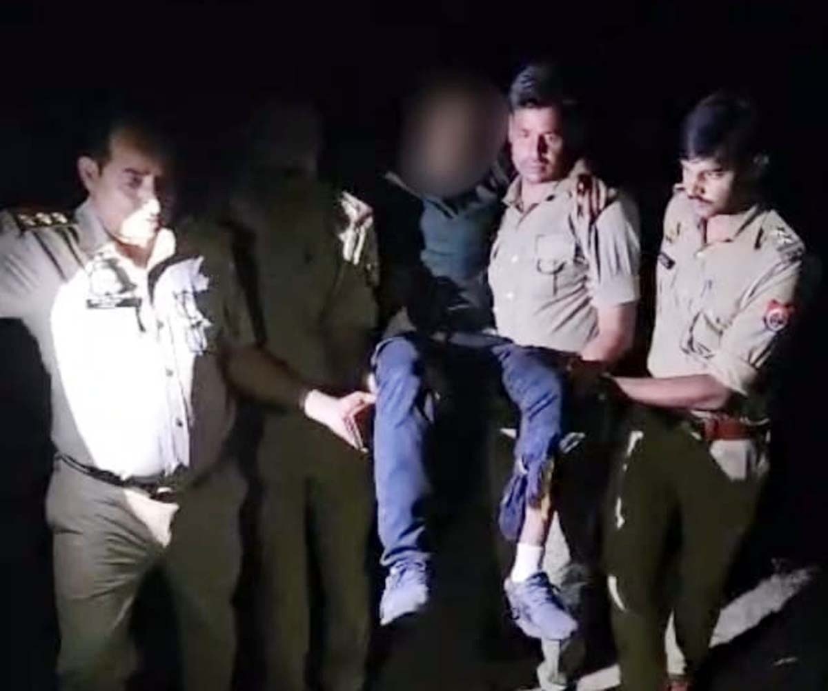 25 हजार के इनामी हिस्ट्रीशीटर से पुलिस की मुठभेड़