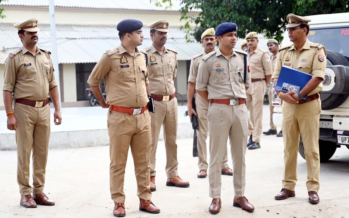 सलामी लेकर किया निरीक्षण, दौड़ कराकर परखी शारीरिक दक्षता