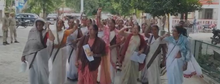 आशा एवं आशा संगिनियों ने डीएम के माध्यम से मुख्यमंत्री को भेजा ज्ञापन