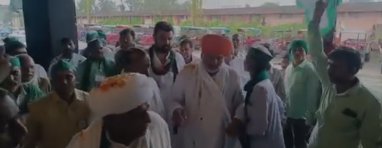 किसानों की आवाज उरई में बुलंद, उठाया कर्जमाफी और विशेष पैकेज का मुद्दा