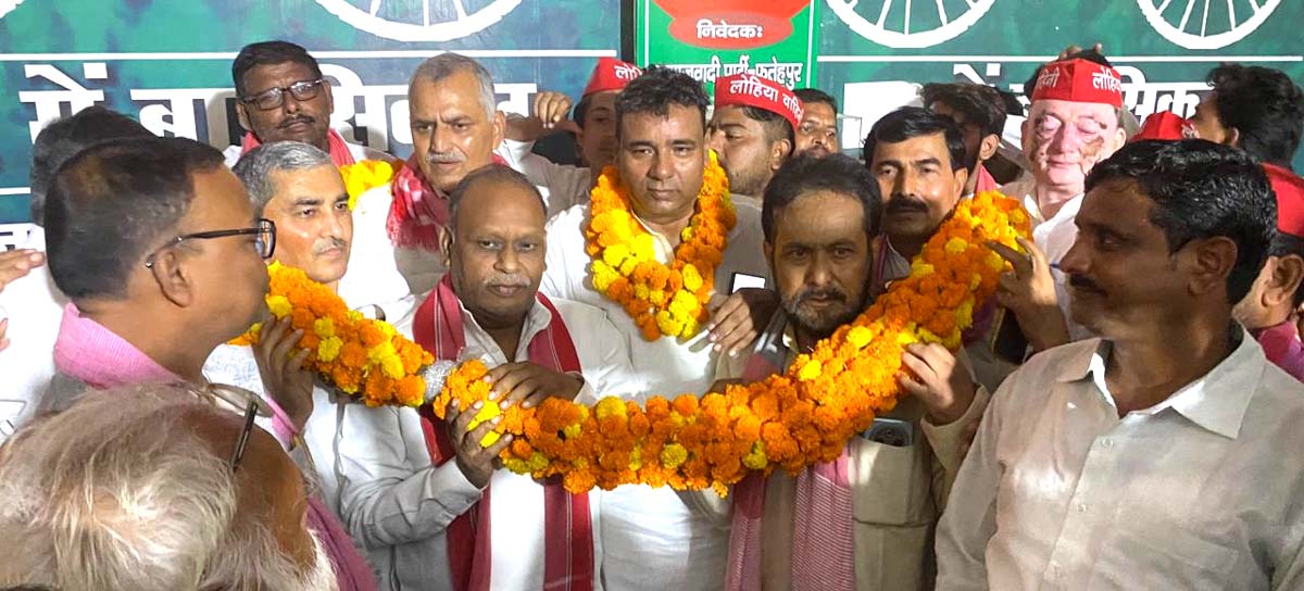 शहर में निकला बाइक जुलूस, कार्यालय में भरी पीडीए की हुंकार