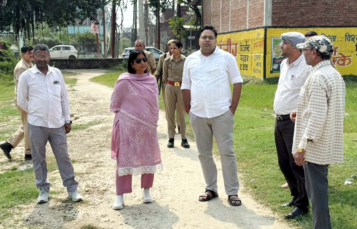 पेट्रोल पंप के चलते बदलेगा नगर का पटाखा बाजार, स्थलों का किया निरीक्षण