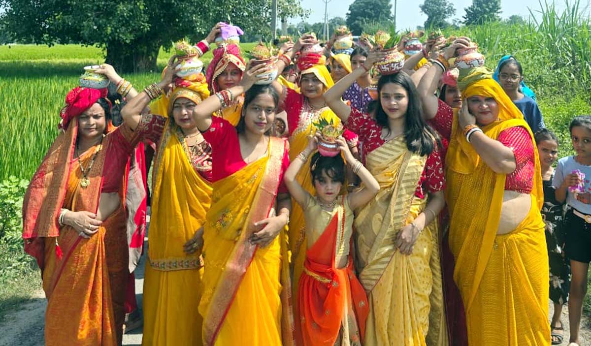 कलश यात्रा के साथ श्रीमद्भागवत कथा का शुभारंभ