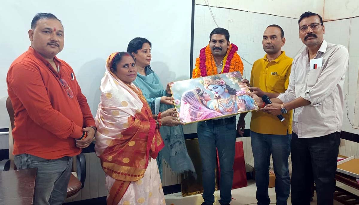 एसआरजी पद पर चयनित हनुमंत का स्वागत, शिक्षकों ने जताई खुशी
