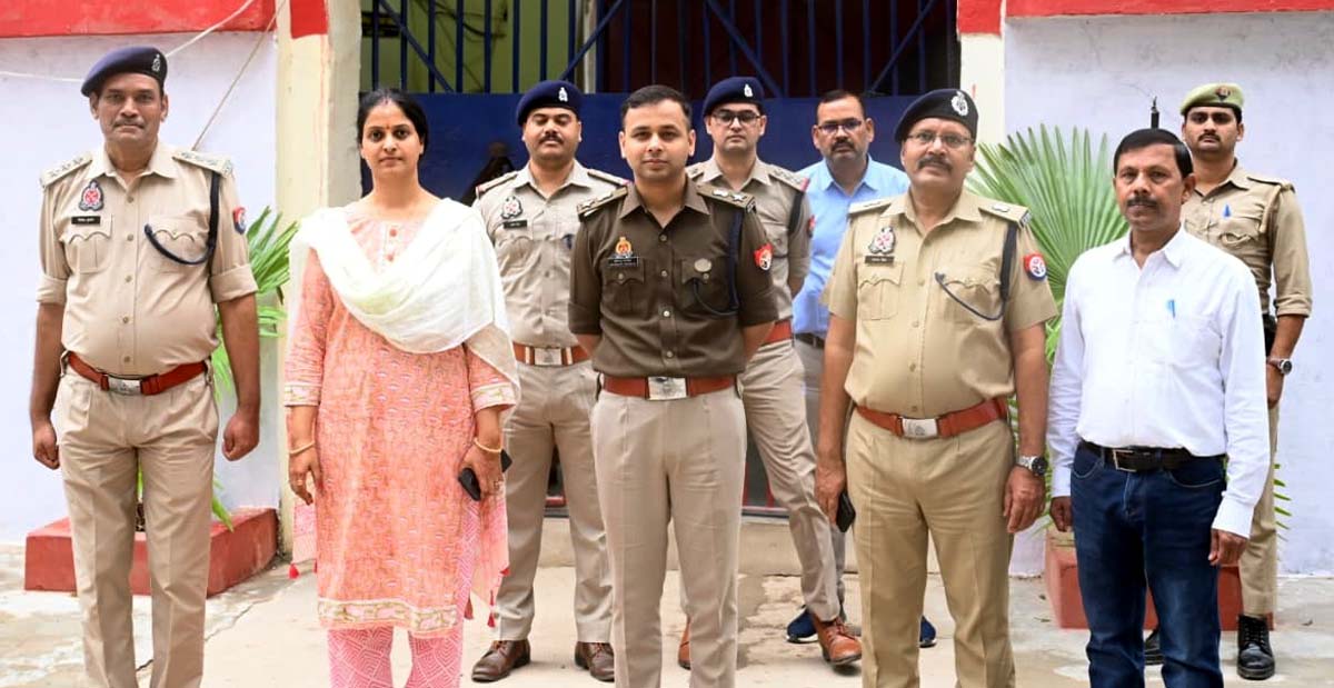 डीएम-एसपी ने कारागार की सुरक्षा को परखा, खानपान तक की जांच