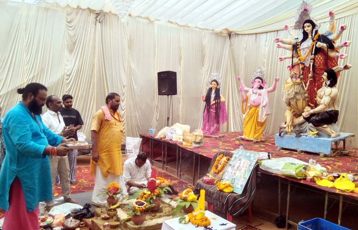 नवरात्र: अमृत की बरसे बदरिया, चलो मां की दुवरिया..