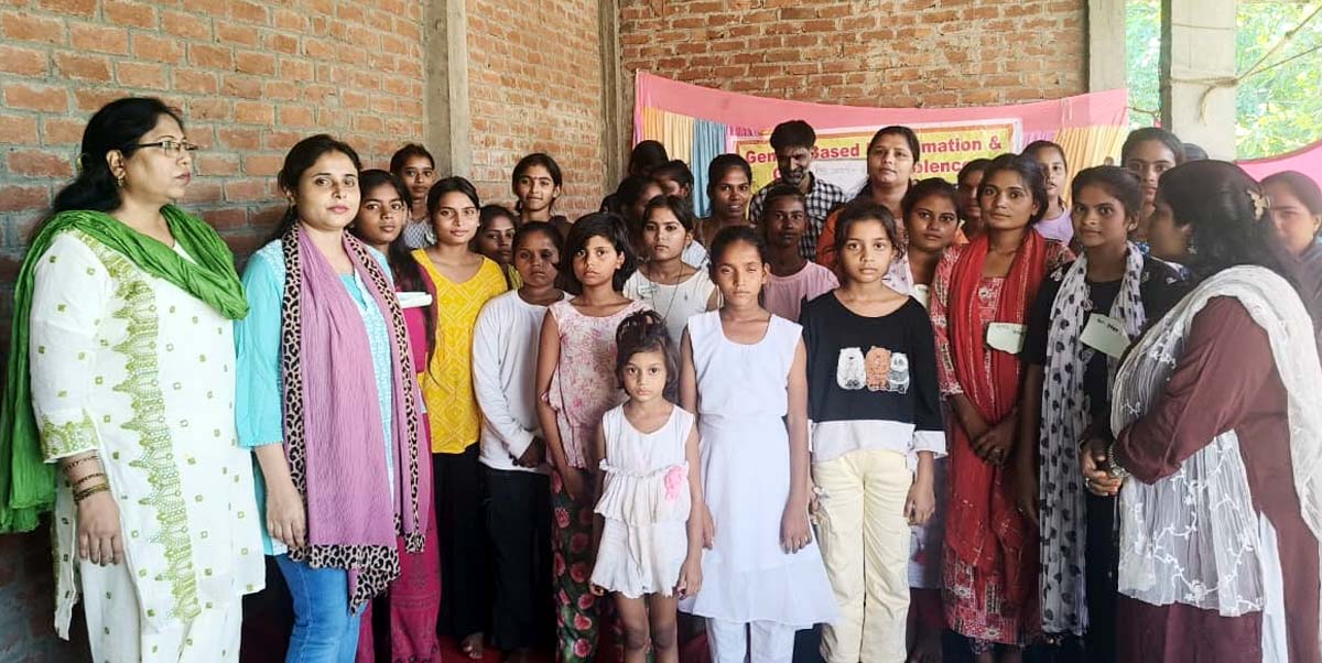 किशोरियों ने चुप्पी तोड़ने का लिया संकल्प, हिंसा के खिलाफ उठाई आवाज