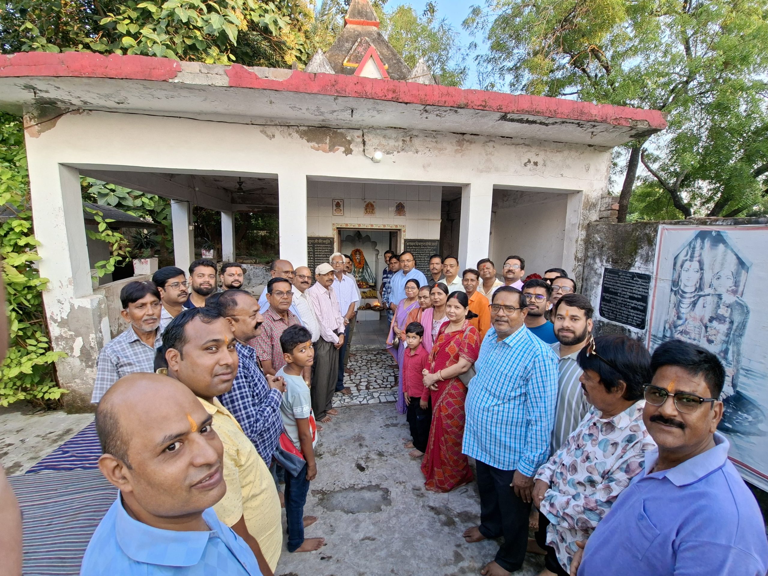 भगवान चित्रगुप्त की पूजा-अर्चना कर की आरती, मेधा अलंकरण समारोह