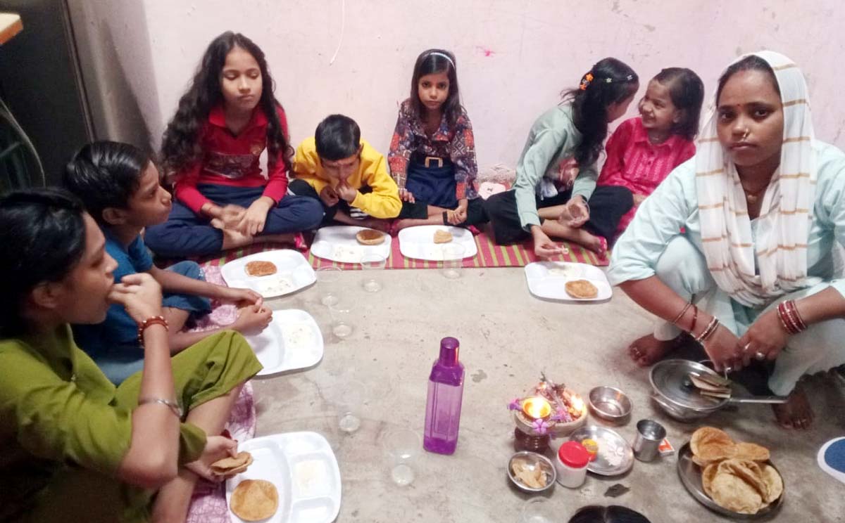 नवरात्र पर कन्या पूजन के साथ गूंजे मां के जयकारे