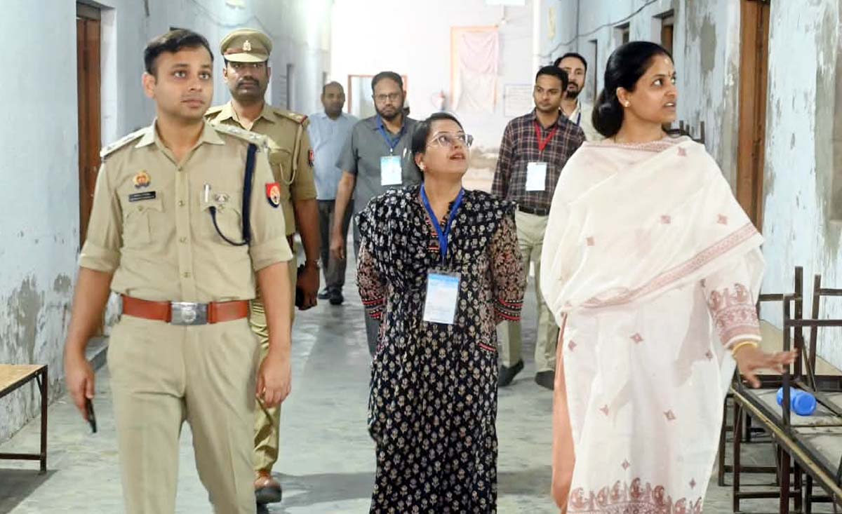 कड़ी निगरानी व सुरक्षा व्यवस्था के बीच हुई पीईटी परीक्षा