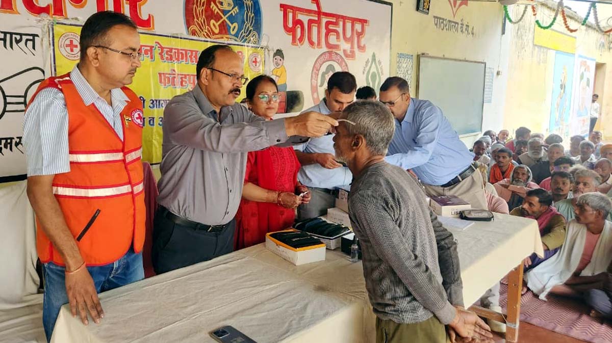 जेल की सलाखों के पीछे जगी रोशनी, बंदियों को मिले चश्मे