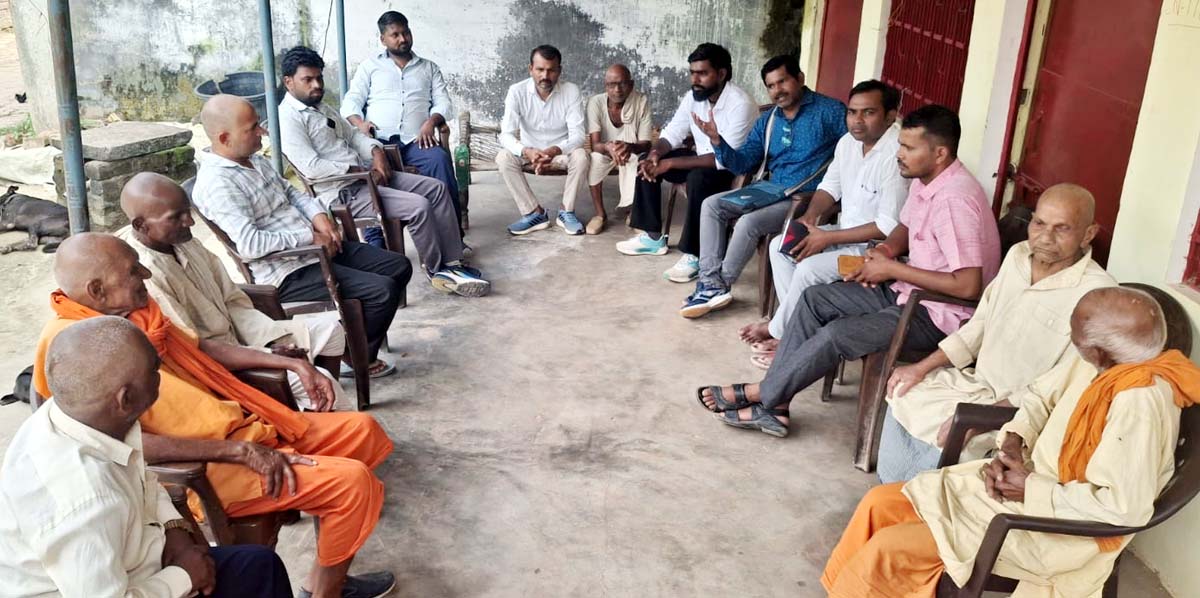 बच्चों को मोबाइल की लत से बचाएं, शिक्षा व संस्कारों पर दें जोर