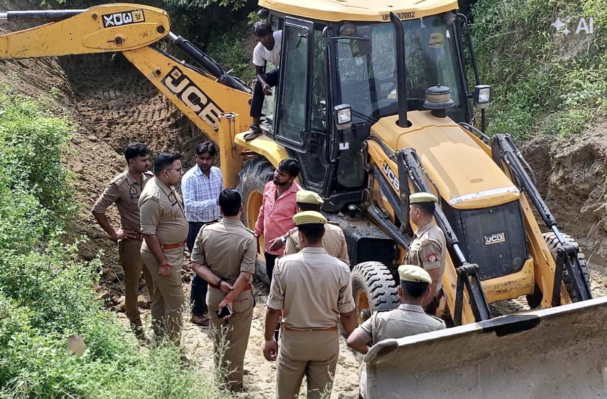 दुर्गा प्रतिमा विसर्जन को लेकर पुलिस अलर्ट, 97 प्रतिमाओं का अनुमान