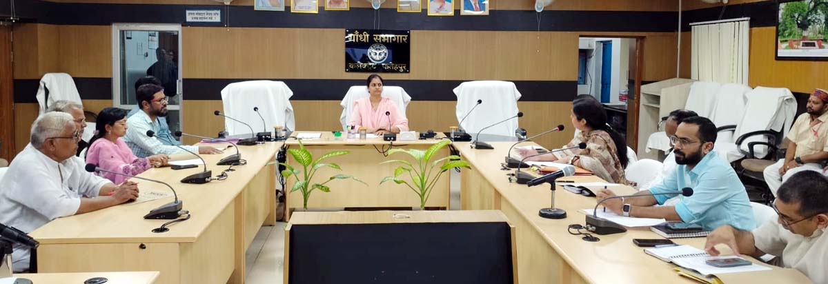 जिला अस्पताल में दिव्यांगजनों के लिए बनेगी अलग कतार : डीएम
