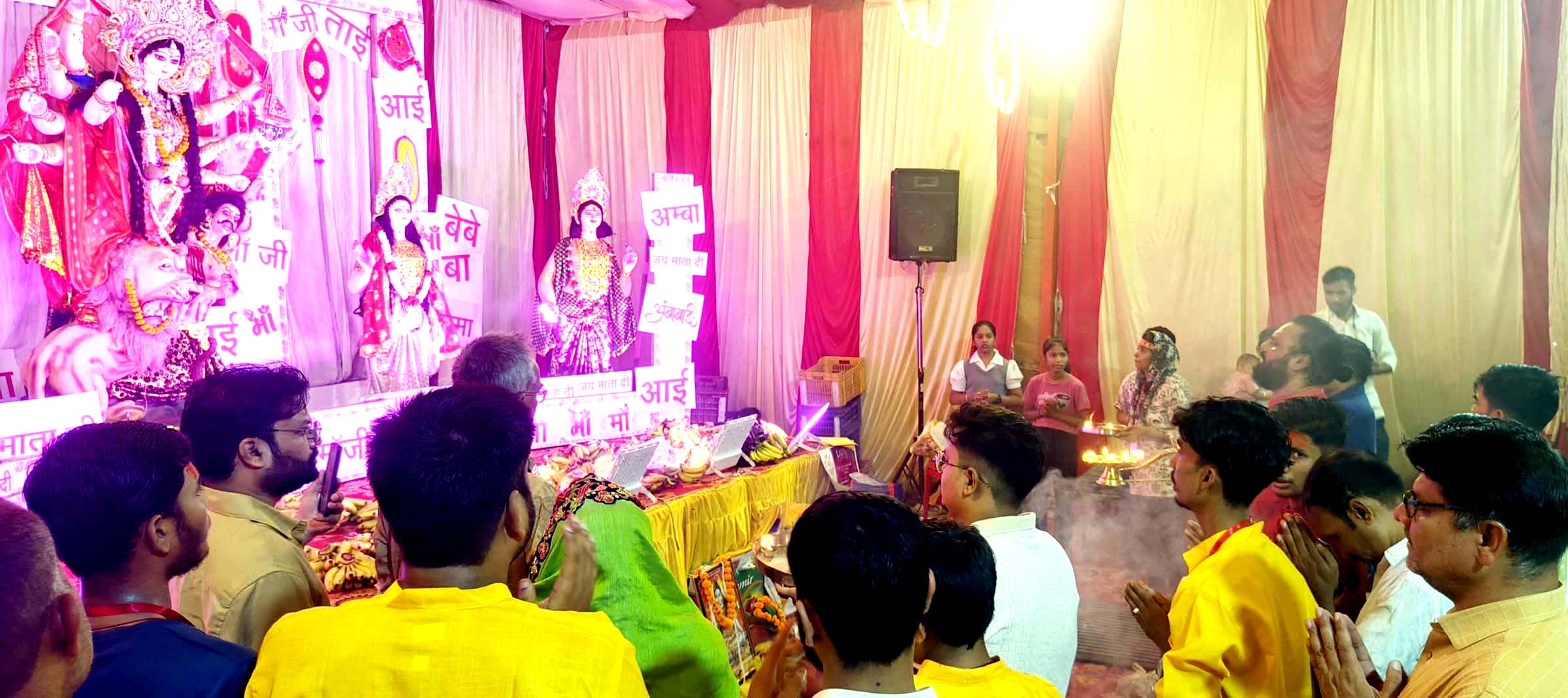 जयकारे के साथ आदिशक्ति मां ब्रहमचारिणी की पूजा