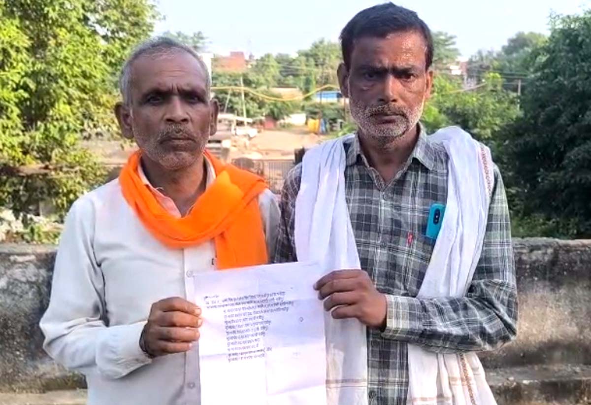 पांच लाख रूपए व नवनिर्मित दुकान मांग रहा था पूर्व प्रधान: विक्रम