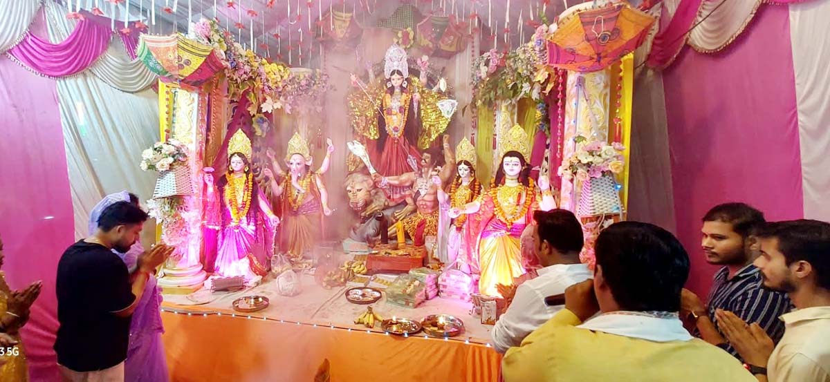सिद्धपीठों पर लगा आस्थावानों का मेला, की मां की उपासना