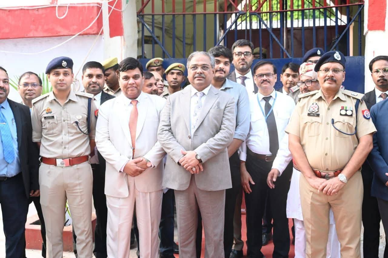 प्रशासनिक न्यायमूर्ति ने पुलिस अधीक्षक के साथ जिला कारागार का किया निरीक्षण