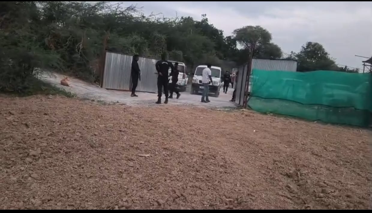 खेत में चल रही थी ड्रग्स बनाने की फैक्ट्री, DRI-ATS की छापेमारी में,बरामद