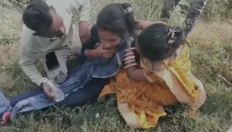 रतनगढ़ मंदिर से लौट रहे बाइक सवार हादसे का शिकार, महिला समेत दो घायल