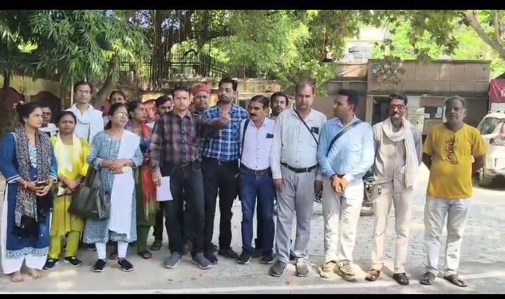 पत्रकारों की हिरासत के मामले में राष्ट्रीय पत्रकार सुरक्षा परिषद ने राष्ट्रपति को सौंपा ज्ञापन