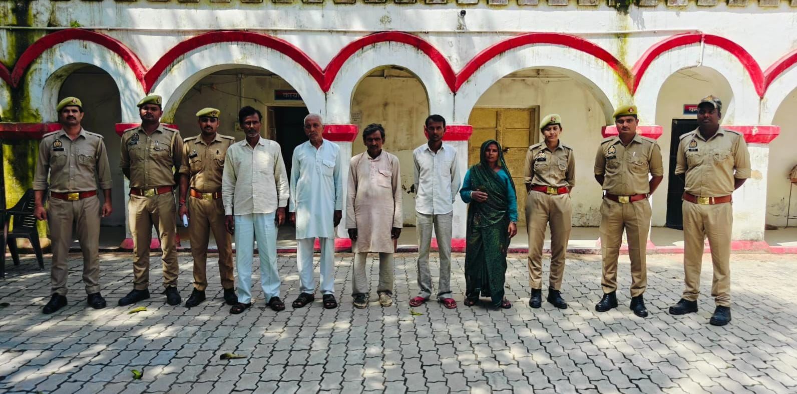 हत्या कर शवों को गड्ढे में छिपा देने वाले पांच अभियुक्तों गिरफ्तार