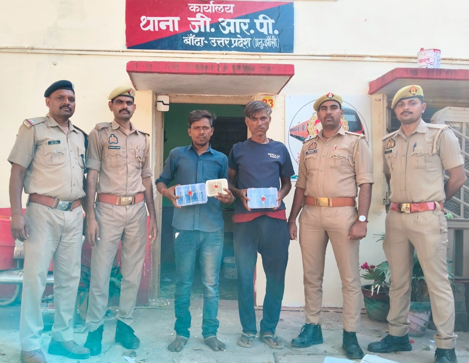  निर्माणाधीन बिल्डिंग के पास दो शातिर गिरफ्तार