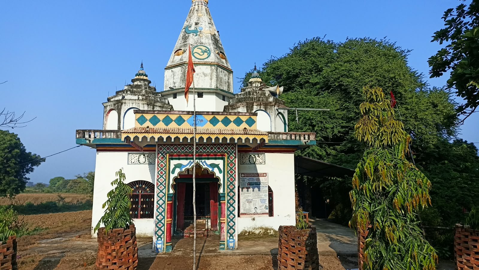आस्था और पर्यावरण चेतना का केंद्र बना प्राचीन कहमानी माता मंदिर